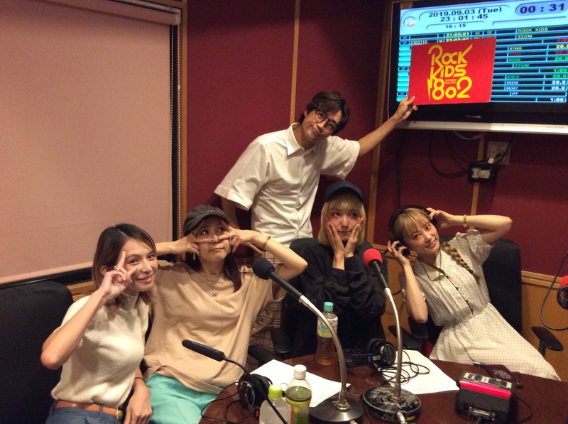 現在 #RK802 に << SCANDAL >> 生出演中!!!　@scandal_band