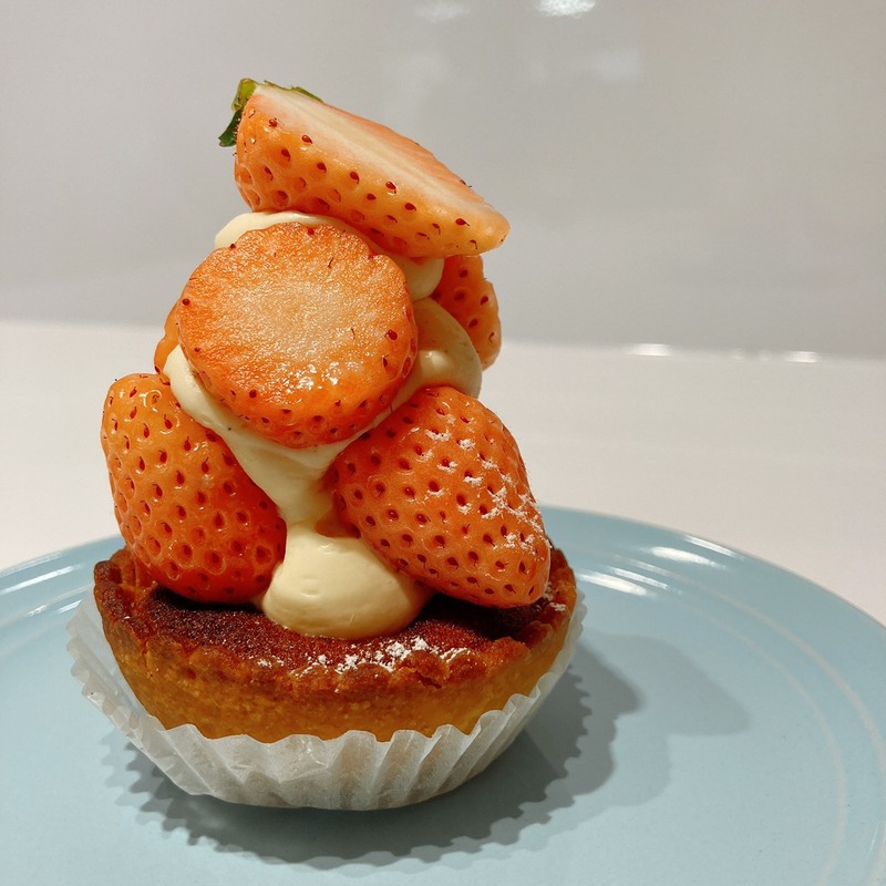 ♪火曜ご褒美 「sugar」の『あわゆきいちごのもりもりタルト』をご紹介！♪