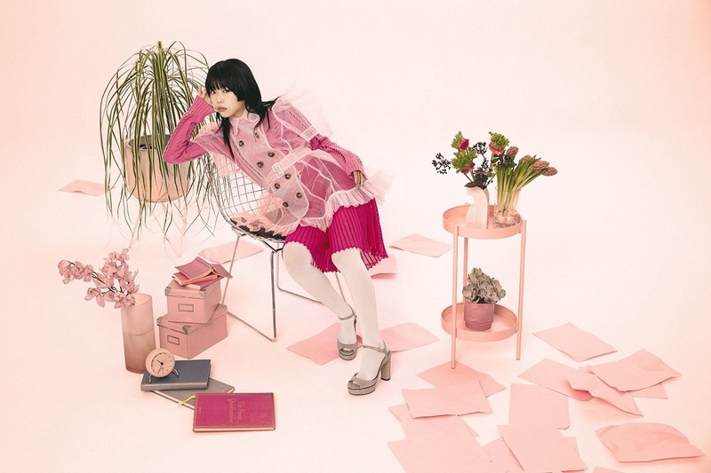 ＜＜＜12時台 アイナ・ ジ・エンド(@aina_BiSH)が春におすすめの本を紹介♪＞＞＞