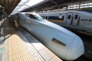 ＜赤い風船 週末かとりっぷ「11/20 土曜日出発！日本旅行 貸切新幹線で 博多に行こう 1泊2日の旅」＞