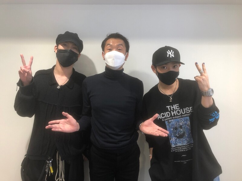 【4/11 9時台 #THEORALCIGARETTES( @oral_official  ) Vo&Gt 山中拓也( @OralJOE )さん、 Gt 鈴木重伸( @shige__ru  )さんへのインタビューをお届け！】