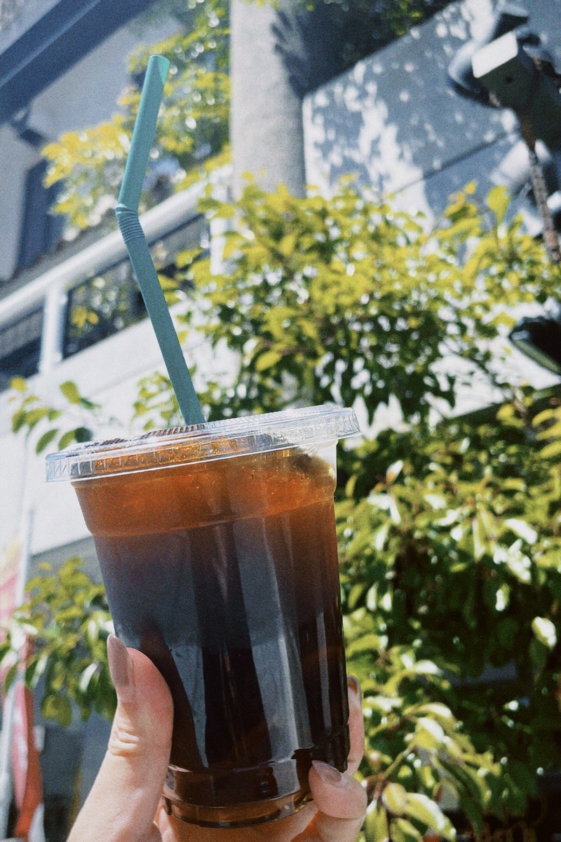 #ハチパレ 28時、ほのさんぽで。【 手にアイスコーヒー 】