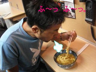 お昼はカレーうどん！