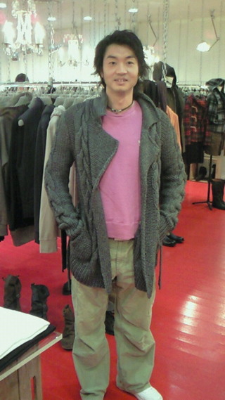 メンズもロングのニットがトレンド！