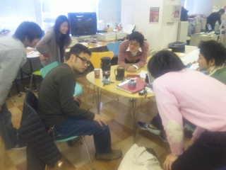 じーーーーーーっ…