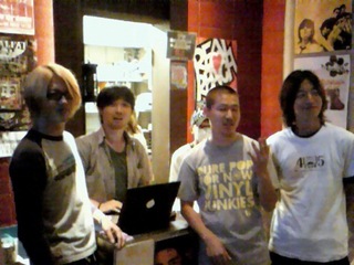 土井コマキです