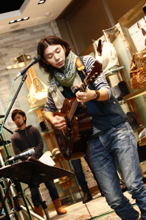 Caravan アコースティックライブ ＠ UGG Australia OSAKA その①