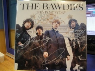 THE BAWDIESアナログ盤プレゼント〜☆