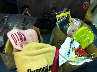 ★今週の予想屋サンデーアーティストグッズは…豪華福袋！！★