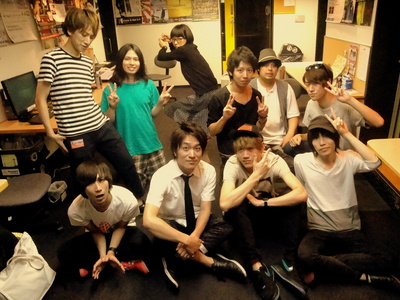 BAND A&ウソツキ&HOWL BE QUIET