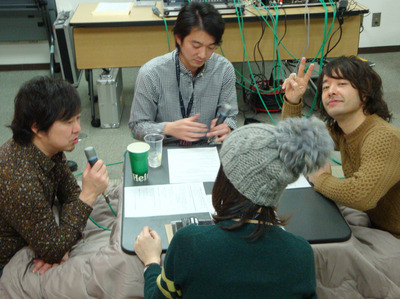 11時台はTRICERATOPS( @TRICERA_BAND )とコタツトーク！？