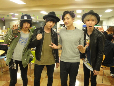 まもなく！ #RK802 にSUPER BEAVER(@super_beaver)が生出演っ☆