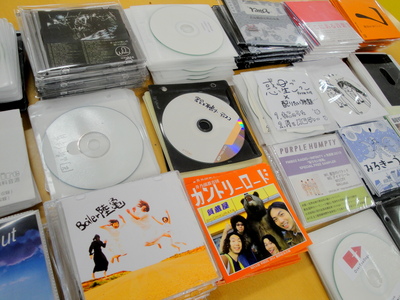 ファンキーマーケットにて配りたい放題開催