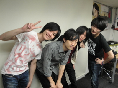 この #RK802 11時台はBURNOUT SYNDROMES @burnout_live が生出演！#FM802