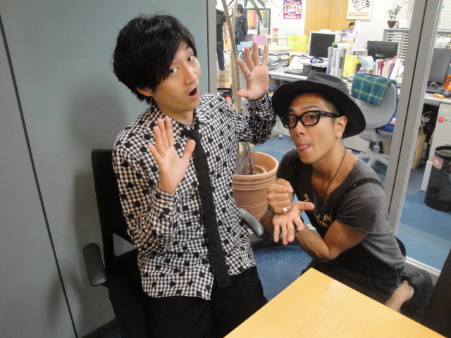 まもなく！ #RK802 にTOTALFAT(@TOTALFAT_crew )・Shun 生出演！！