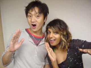 「あちゃー！」とM.I.A.がキュートに登場♪