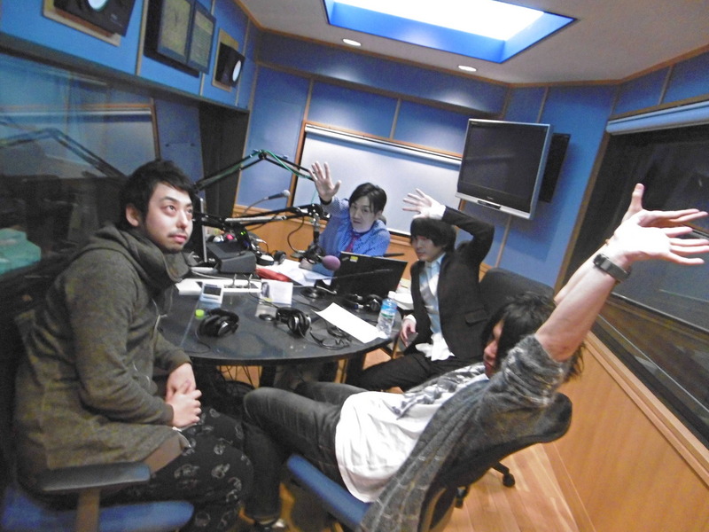 現在 #RK802 に UNISON SQUARE GARDEN (@USGinfo)生出演中！！
