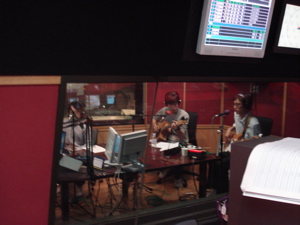 ☆月球ただいまスタジオ生ライブ中☆